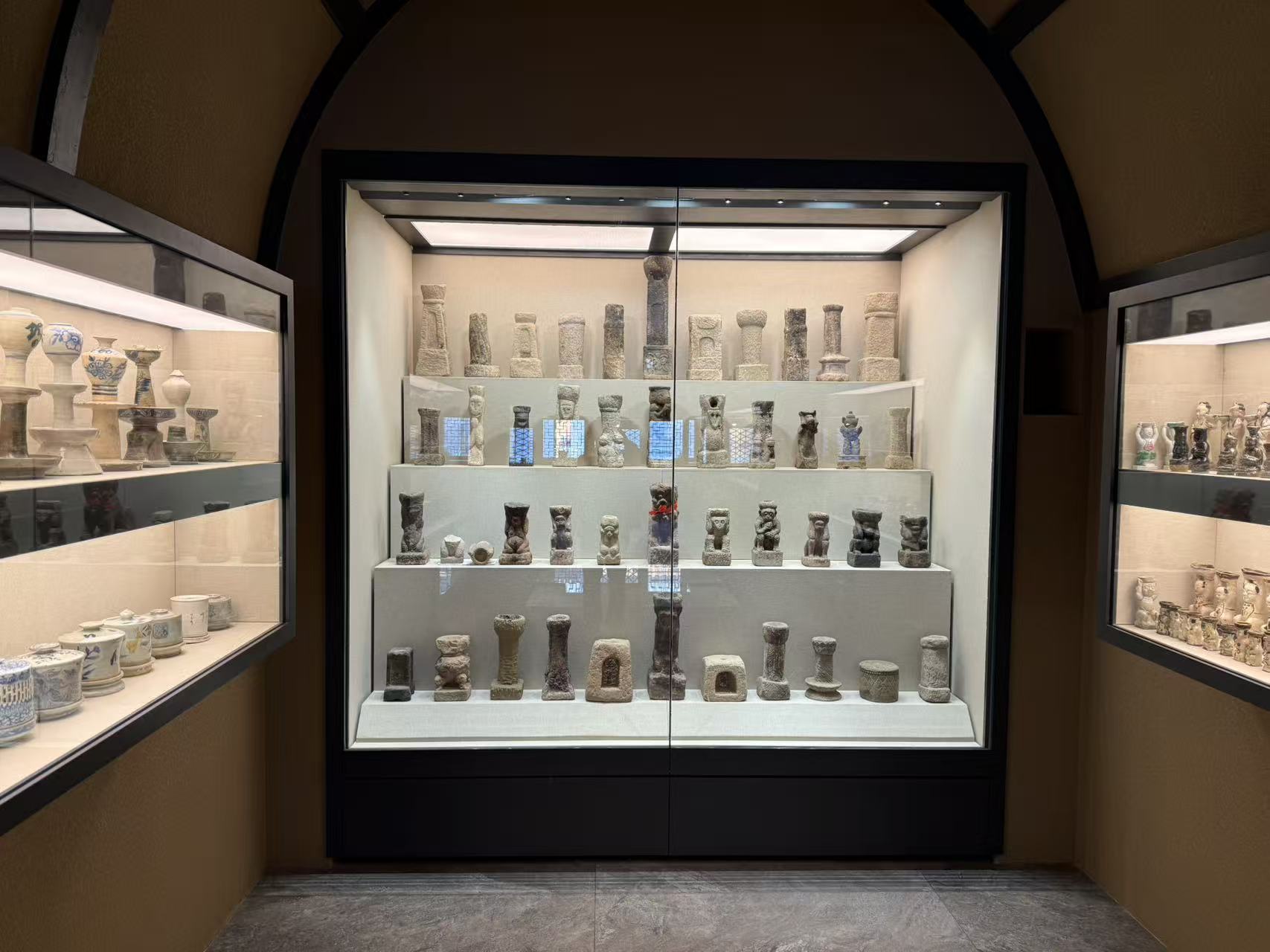 museum display cases