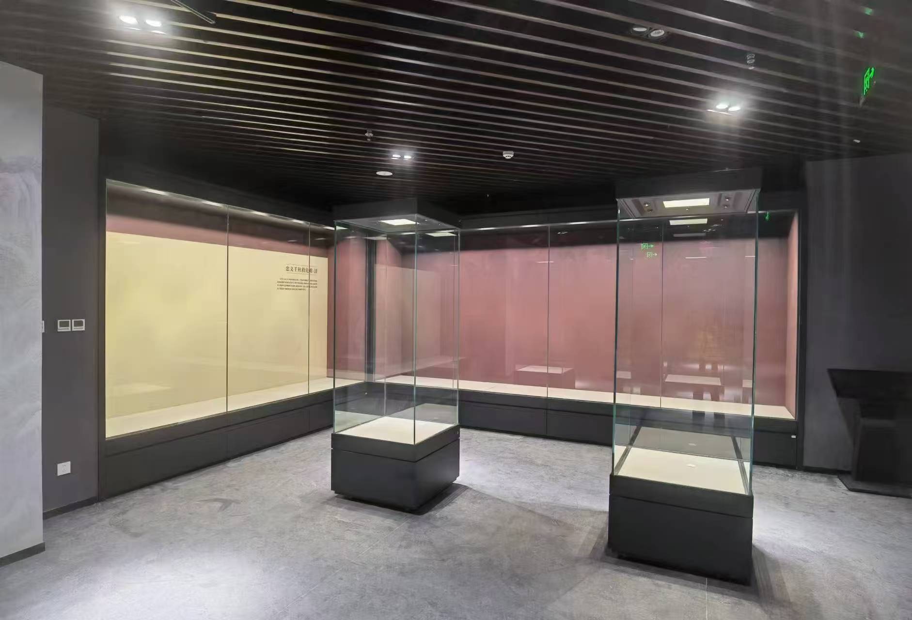 museum display cabinets