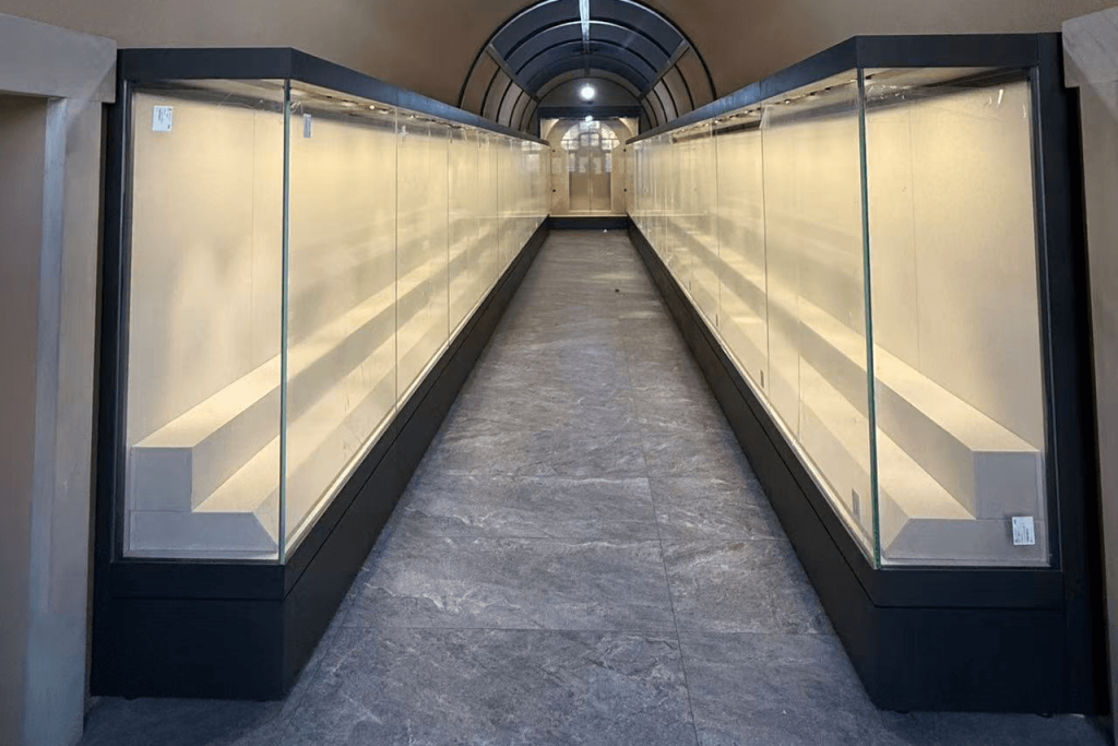 museum wall connect display case