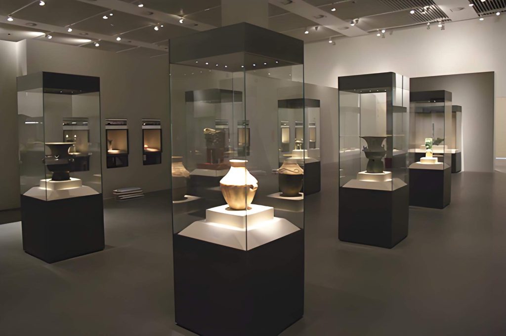 elementor image seo Museum Display Case 2 2