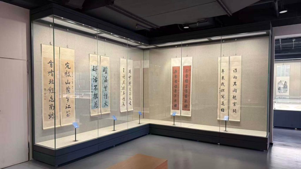 custom display cases for museum exhibits