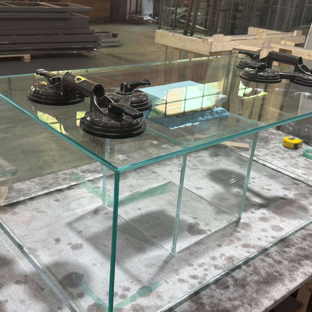 museum display case glass