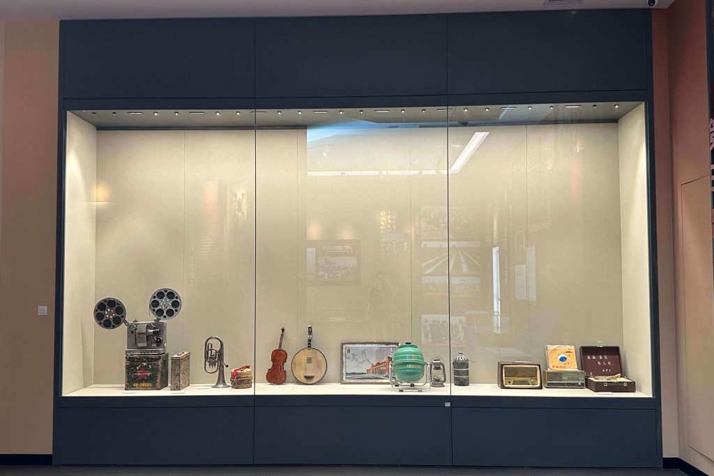 museum display case manufacturer