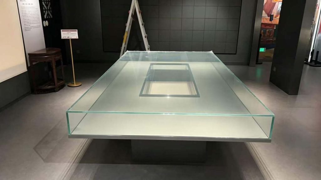 central island museum display case
