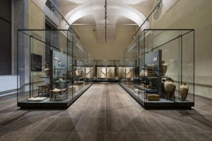 secure museum display cases