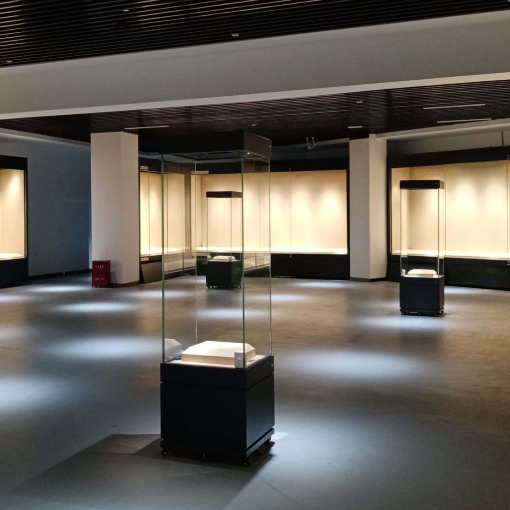 museum display case environmental monitoring