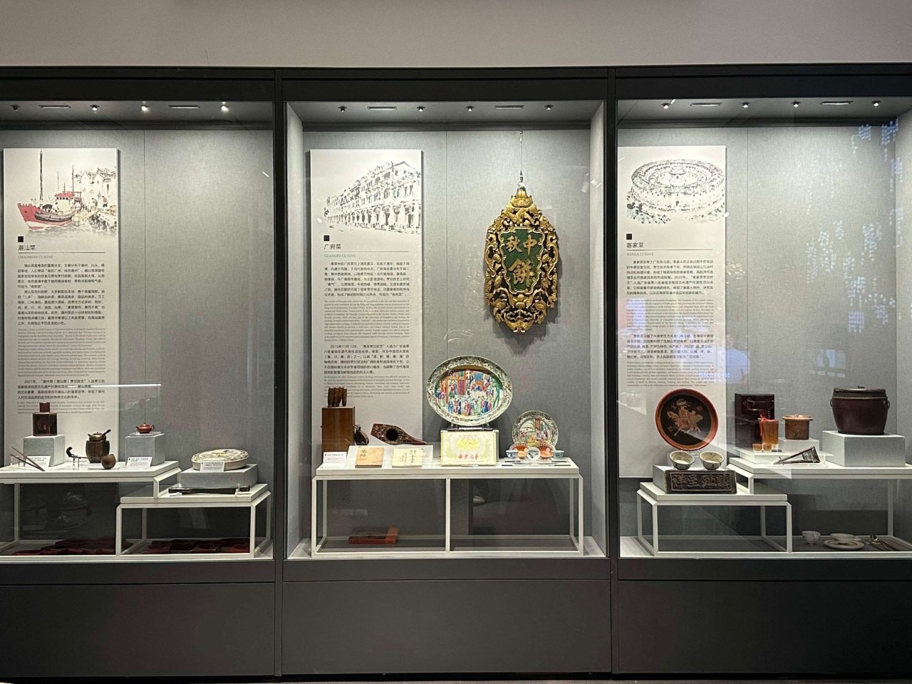 Custom Wall Connect Display Case